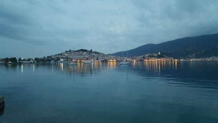 포로스타운 Sunray Studio In Poros 아파트 외부 사진