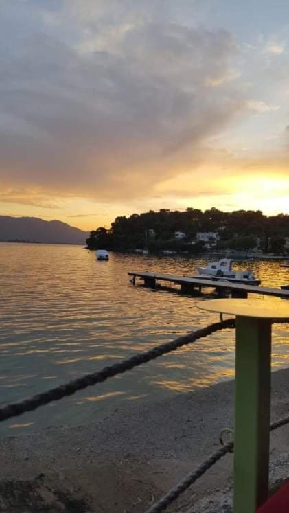포로스타운 Sunray Studio In Poros 아파트 외부 사진