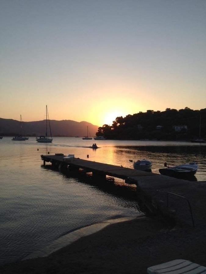 포로스타운 Sunray Studio In Poros 아파트 외부 사진